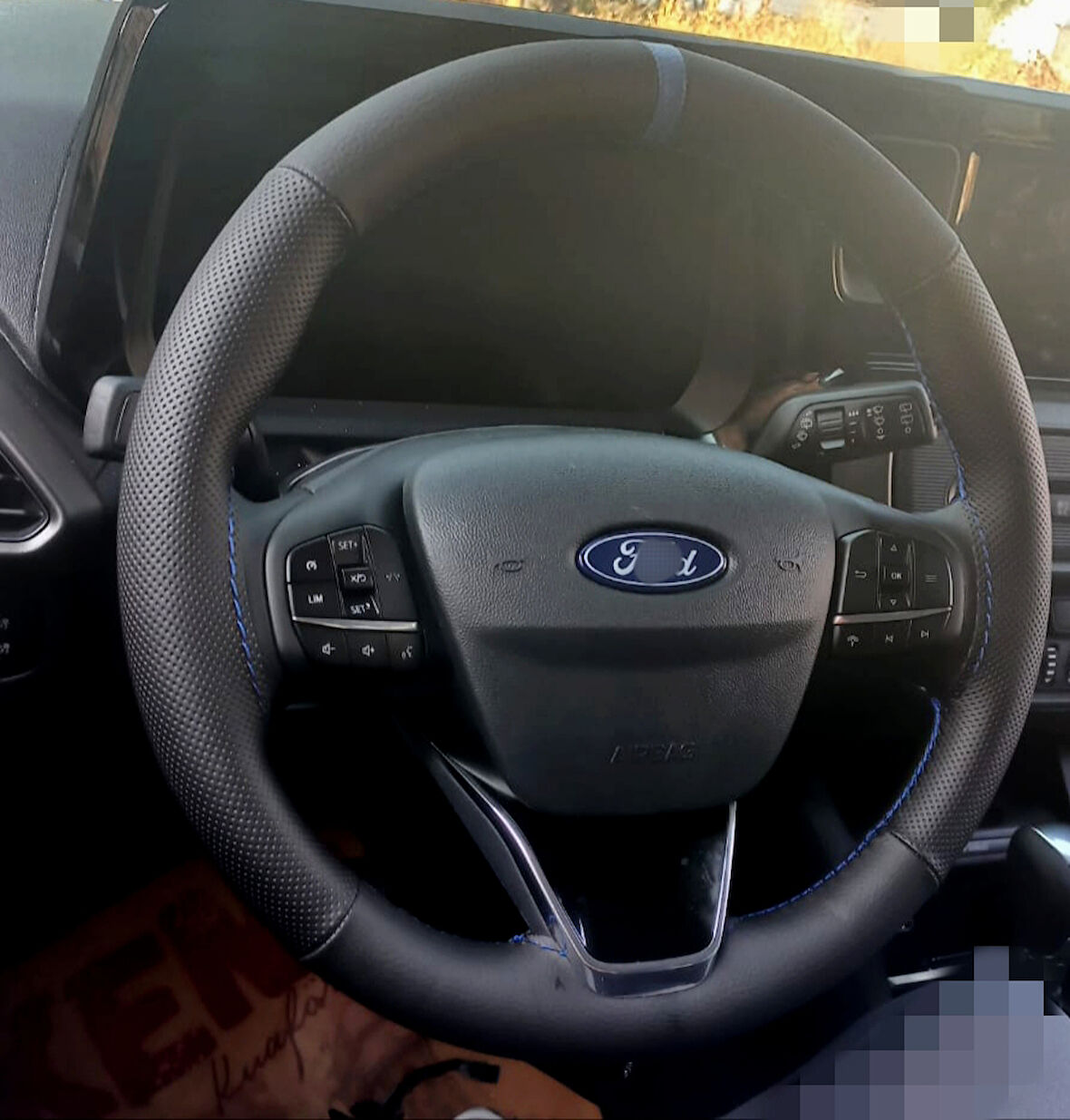 DİKİŞLİ DİREKSİYON KILIFI SİYAH DERİ NOKTALI DERİ MAVİ YÜZÜK / DİKİŞ F.OR.T FOCUS 4 TRANSİT İÇİN