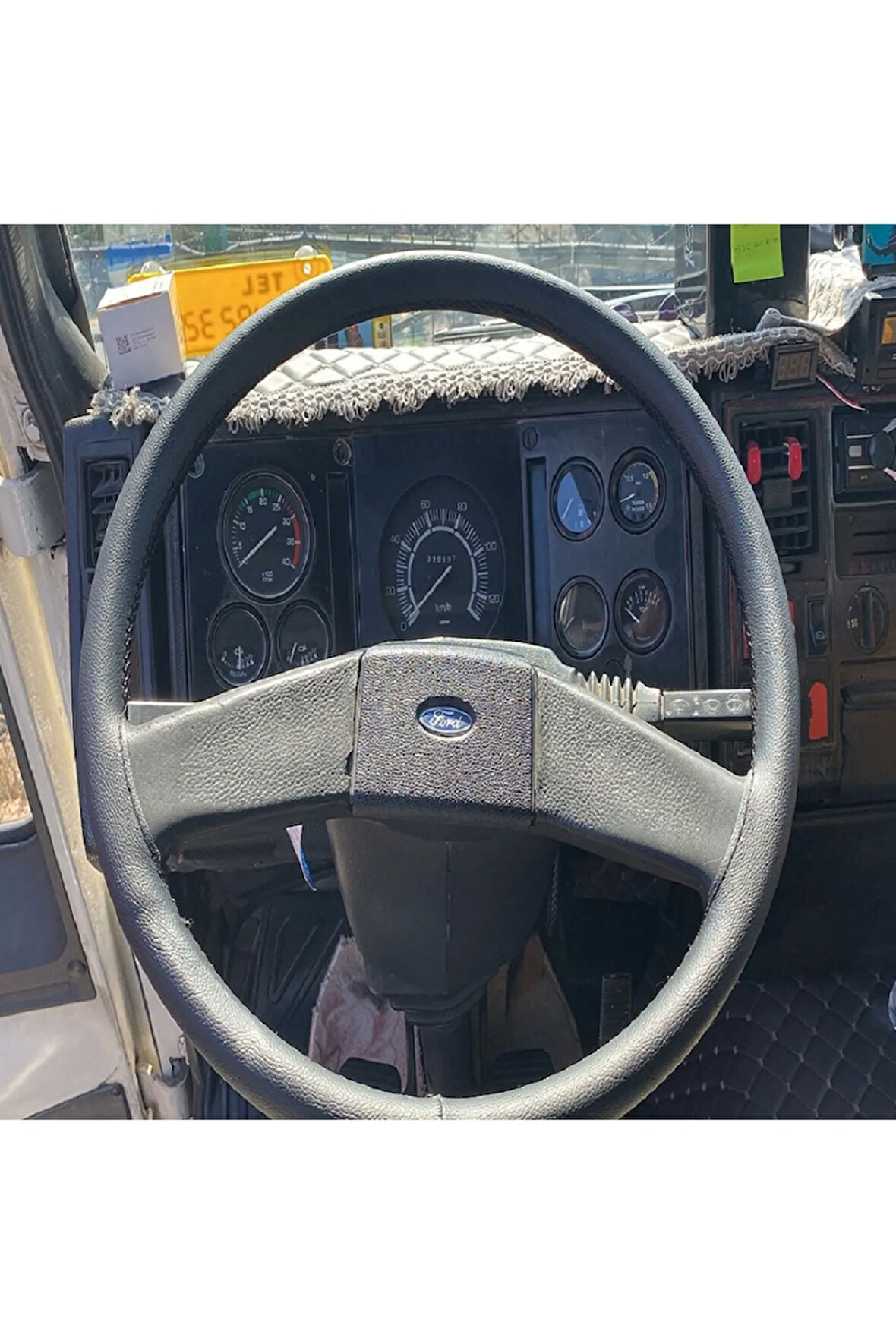DİKİŞLİ DİREKSİYON KILIFI SİYAH DERİ SİYAH DİKİŞLİ FORD KARGO 2520  97 KASA