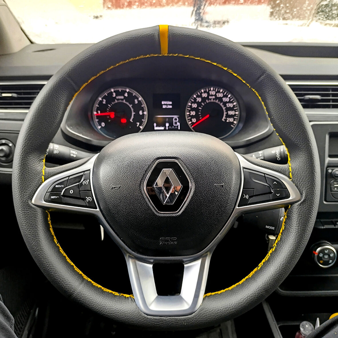 DİKİŞLİ DİREKSİYON KILIFI SİYAH DERİ SARI YÜZÜK SARI DİKİŞLİ RENAULT EXPRESS İÇİN
