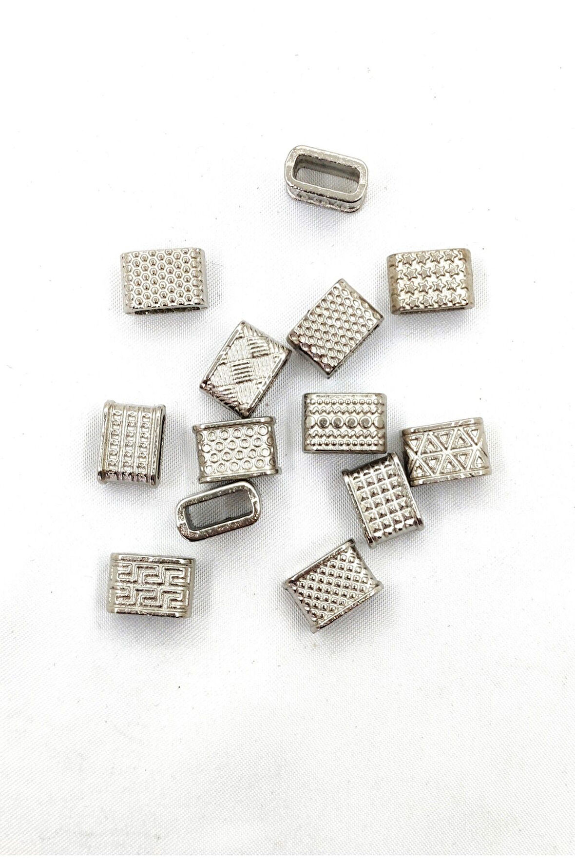 3X10 MM DESENLİ DERİ BİLEKLİK ARA APARATI (100 GRAM)