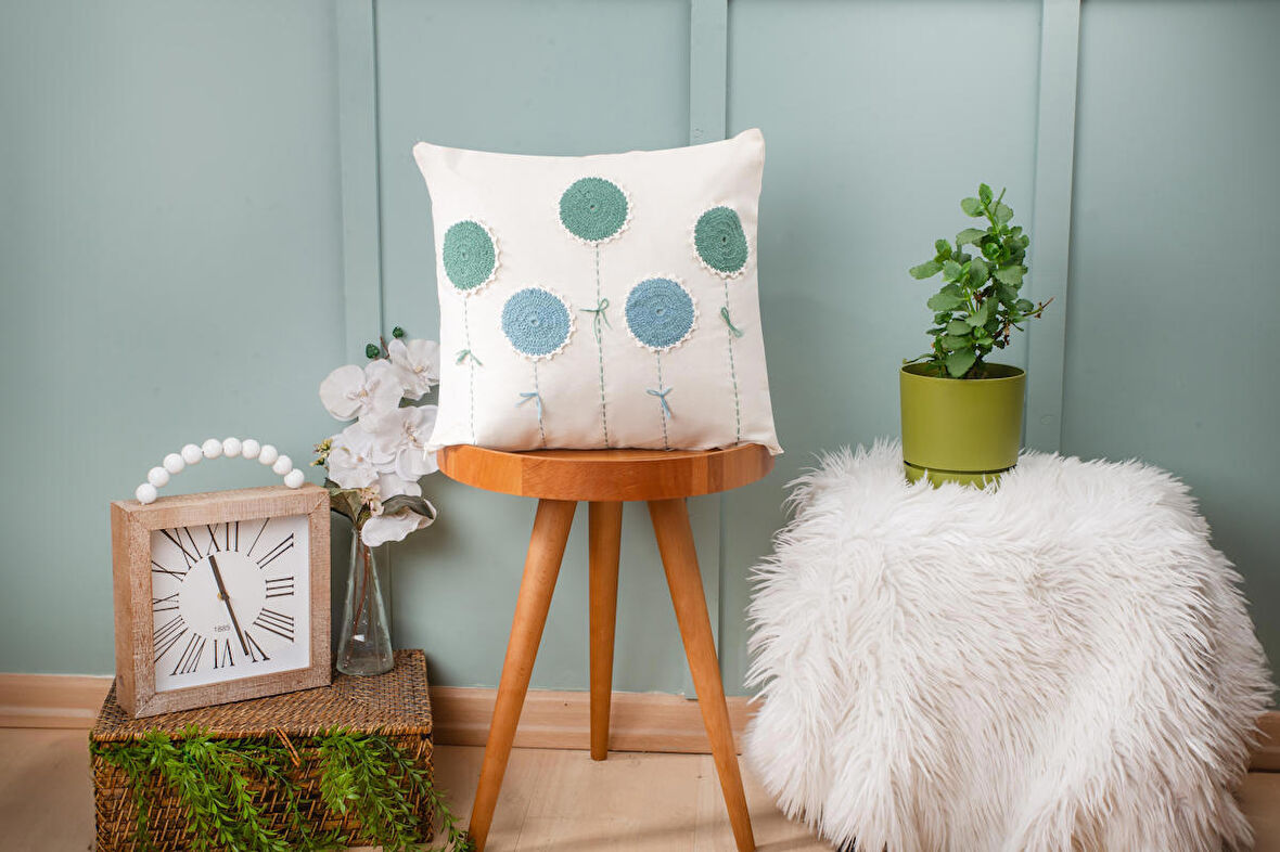 Dfn Home Retro Yeşil Çiçek Motifli Krem Kırlent Kılıfı 43x43