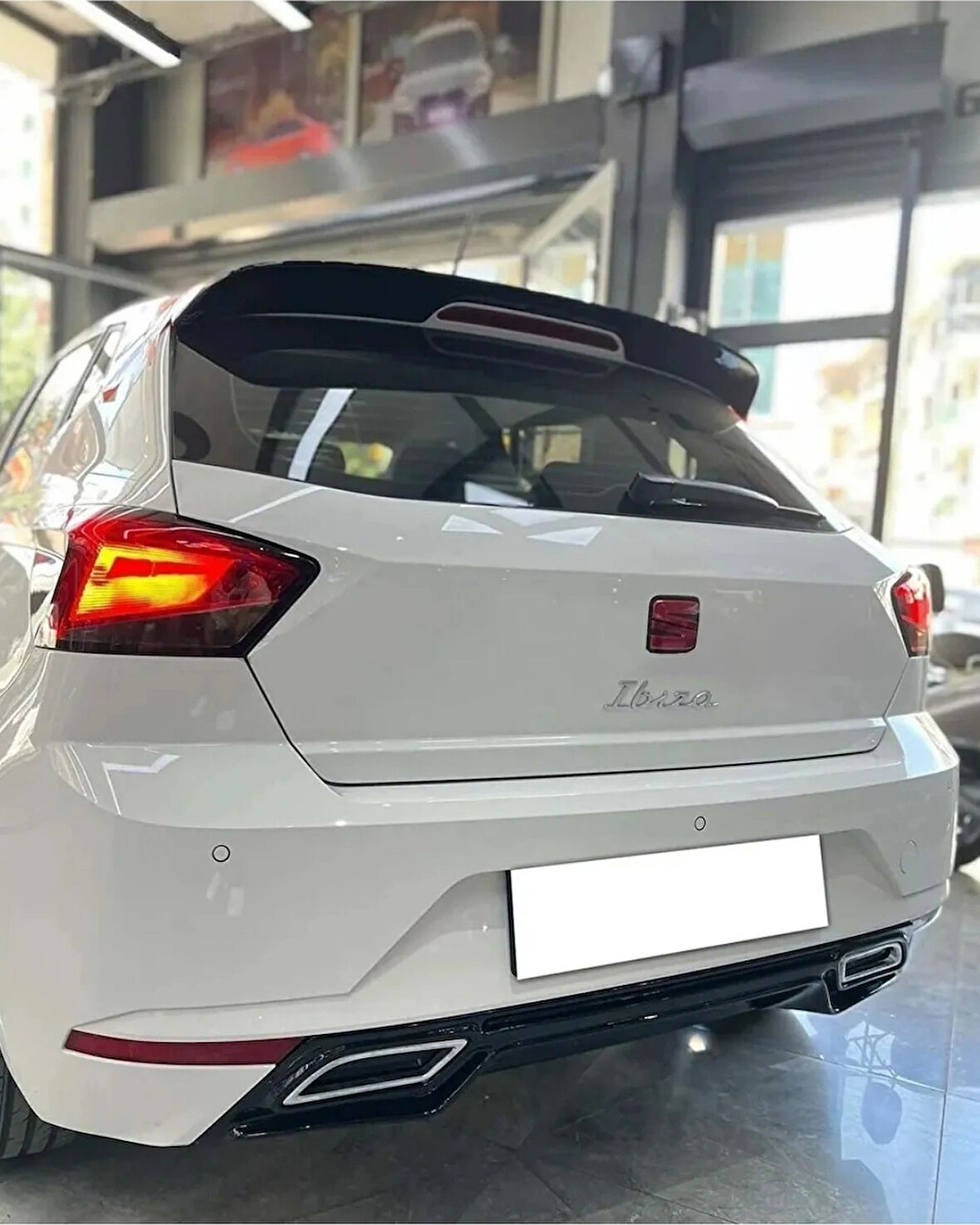 İbiza Mk5 Uyumlu Sport Difüzör Egzoz Görünümlü Parlak Siyah 2017 Sonrası