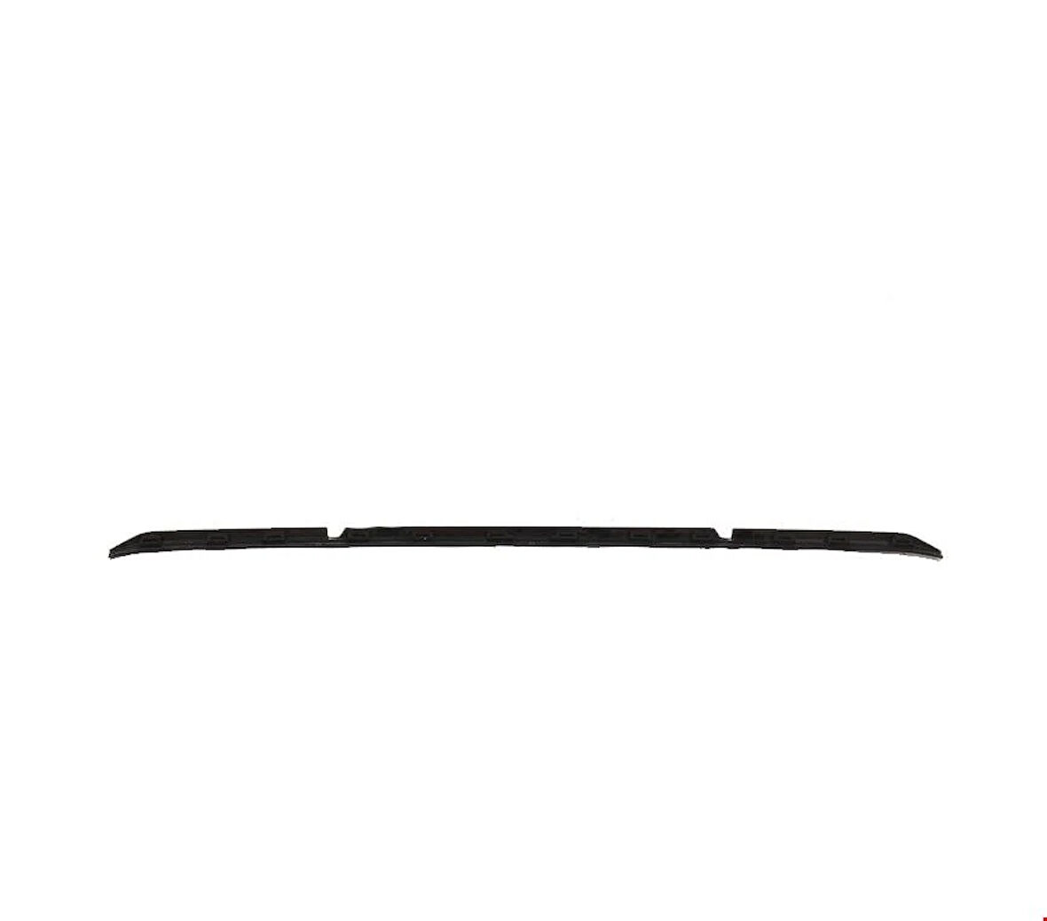 Audi A3 Ön Tampon Üst Çıtası 2021 Sonrası Uyumlu