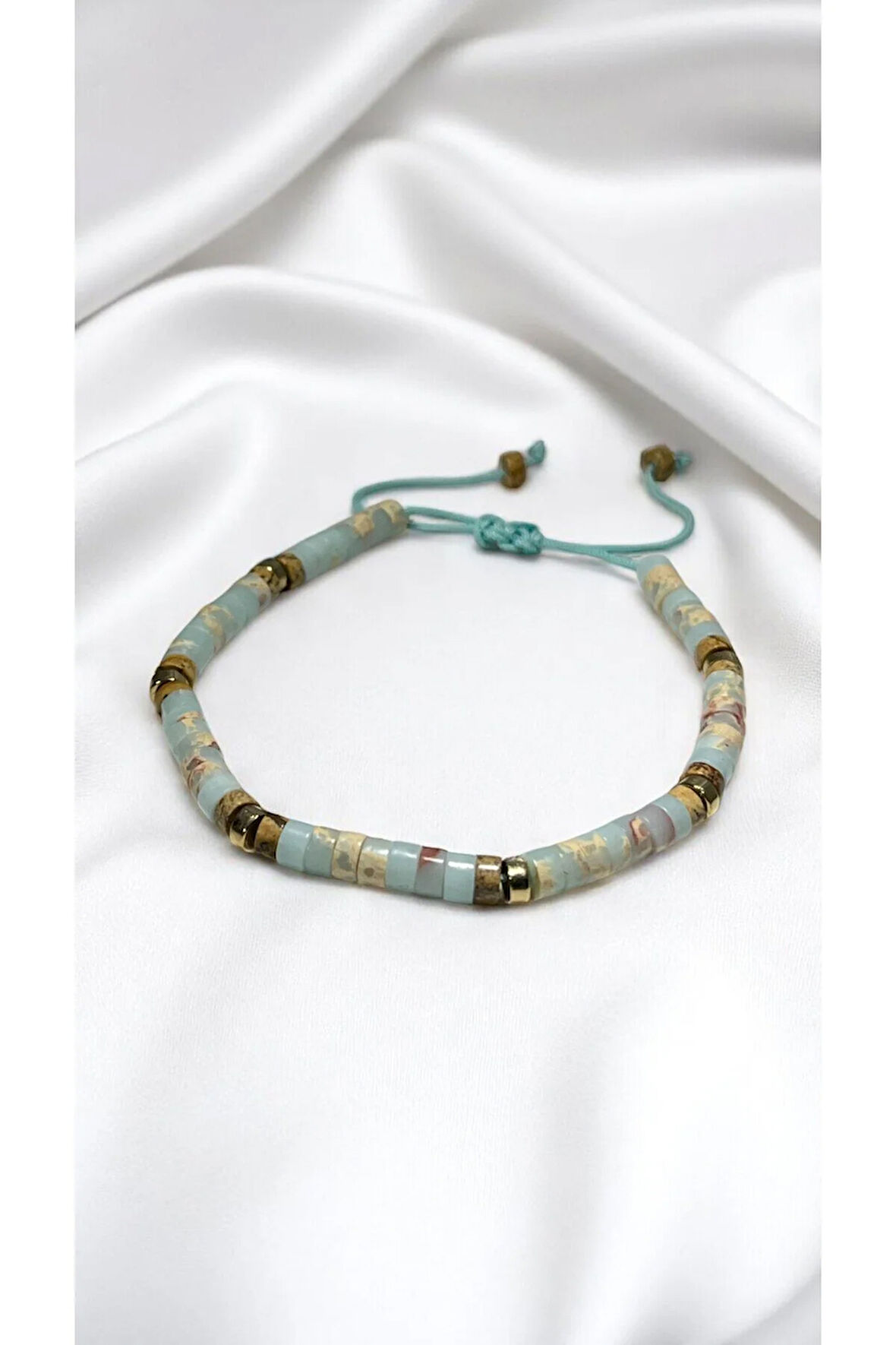 Doğal Agalmatolite Taşlı El Yapımı Bileklik – Dengeleyici ve Ruh Dinginliği Destekleyici