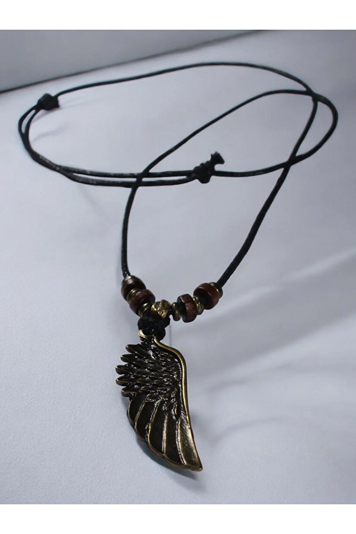 El Yapımı Kanat Kolye – Ayarlanabilir Pamuk İpli & Ahşap Boncuklu