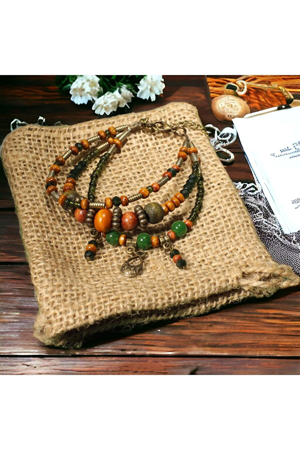 Metal Sallantı Boncuklu Ahşap ve Metal Kombinasyonlu Bileklik, Ayarlanabilir Klips Kapama