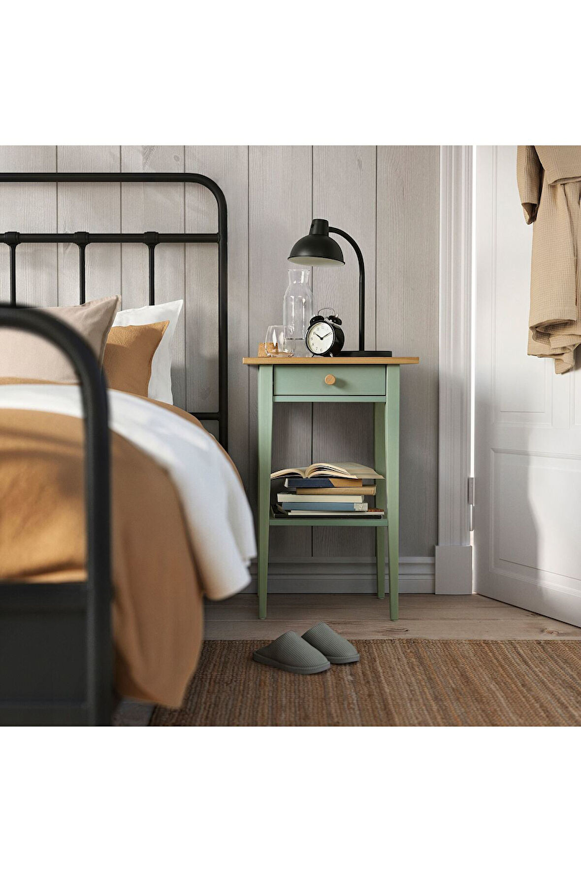 komodin, gri-yeşil-açık kahverengi boyalı, 46x35 cm