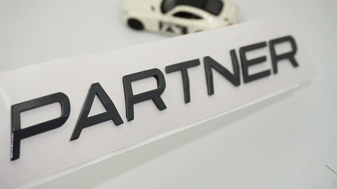 DK Tuning Peugeot Partner Bagaj 2025+ Koyu Gri Logo Amblem Arma