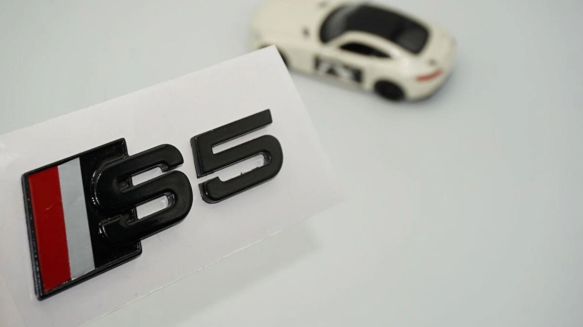 DK Tuning S5 Siyah Gri Kırmızı Bagaj Logo Audi İle Uyumlu