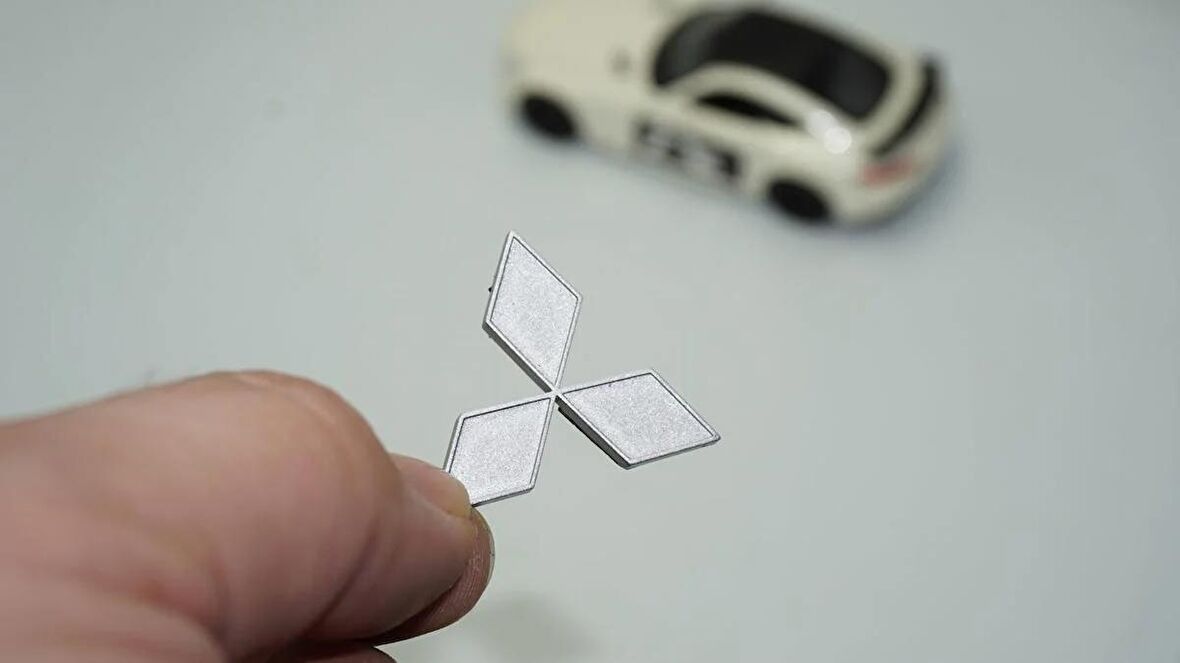 DK Tuning Bagaj Gri ABS 3M 3x3 Arma Logo Mitsubishi İle Uyumlu