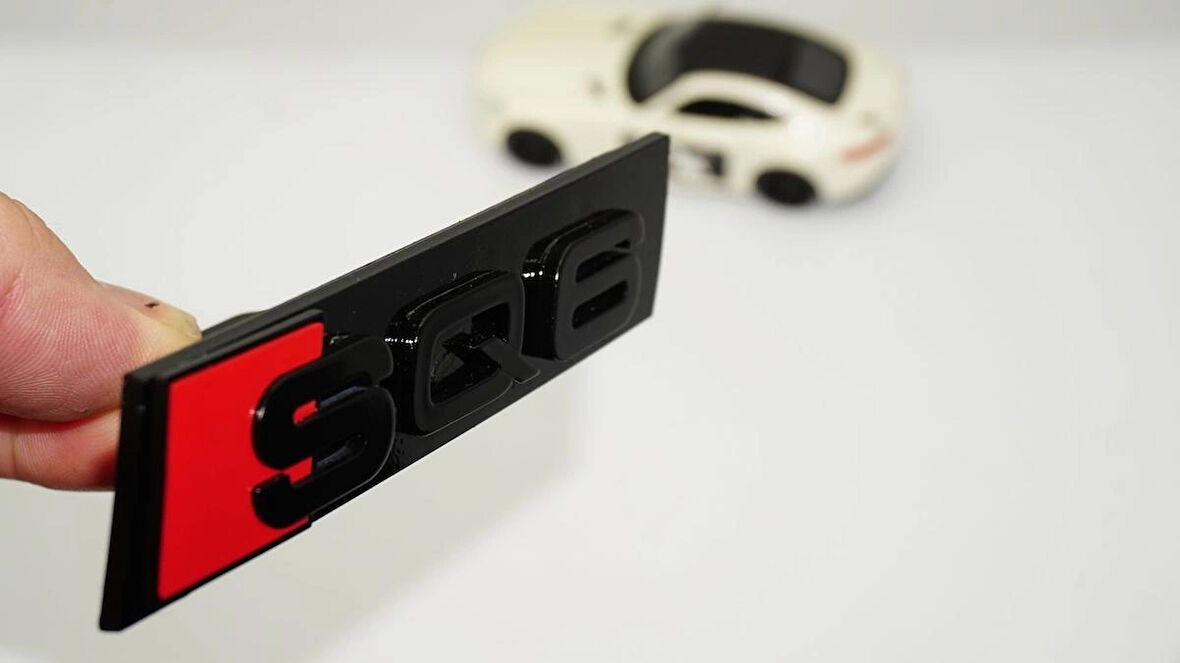 DK Tuning SQ6 Siyah Kırmızı Ön Panjur Logo Arma Audi İle Uyumlu