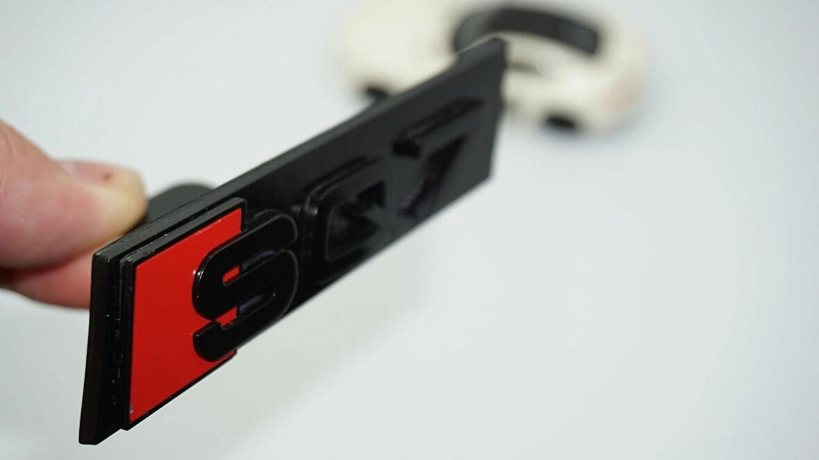 DK Tuning SQ7 Siyah Kırmızı Ön Panjur Logo Arma Audi İle Uyumlu