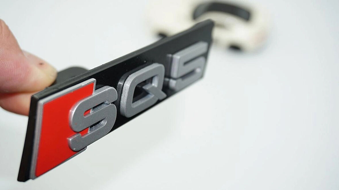 DK Tuning SQ5 Gri Kırmızı Ön Panjur Logo Arma Audi İle Uyumlu