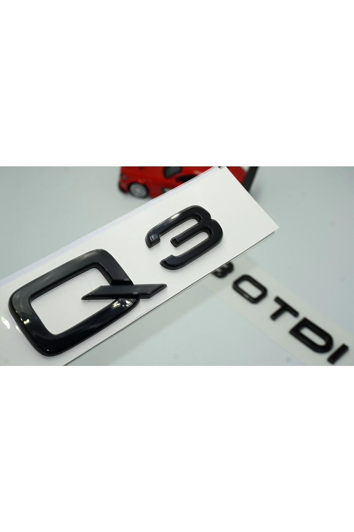 Audi Q3 30 Tdi Parlak Siyah Abs 3m 3d Bagaj Yazı Logo Orjinal Ürün