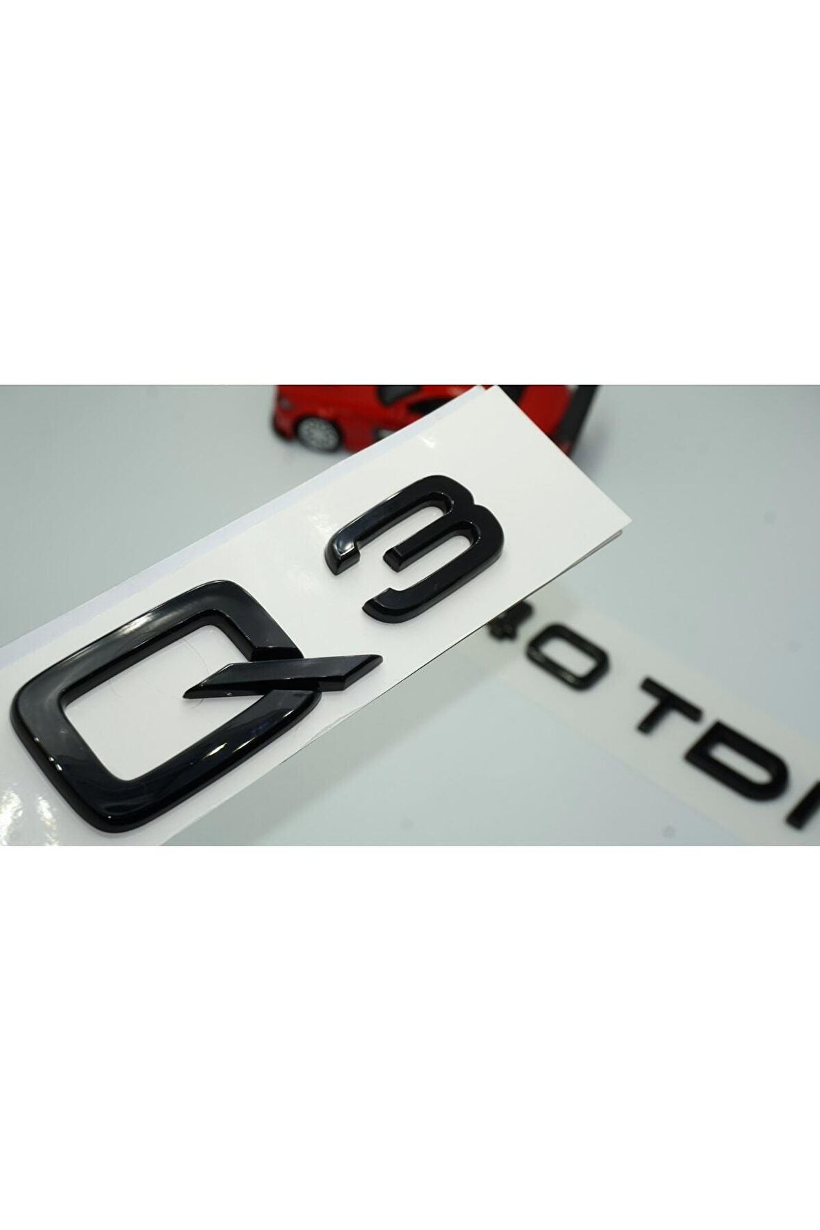 Audi Q3 40 Tdi Parlak Siyah Abs 3m 3d Bagaj Yazı Logo Orjinal Ürün