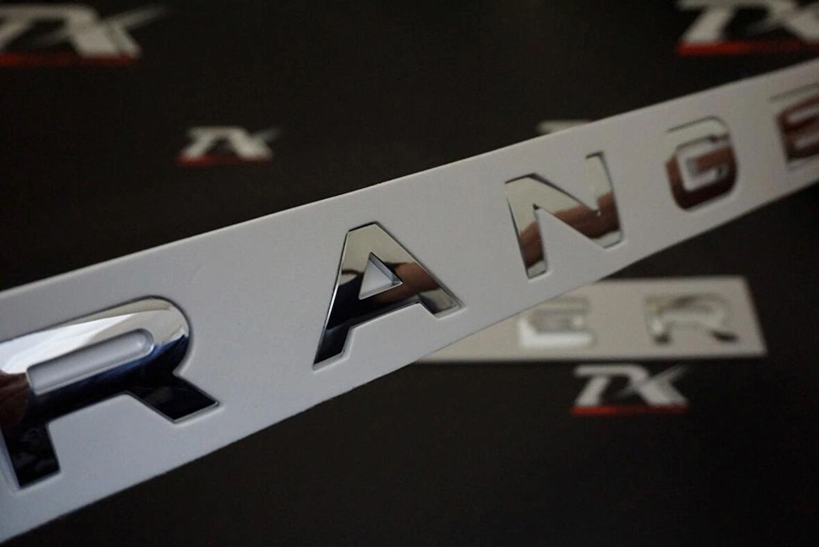 Dk Tuning Range Rover Gümüş Renk Kaput Ve Bagaj Yazı