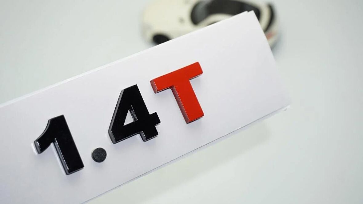 DK Tuning 1.4T Bagaj Siyah Kırmızı Yazı Logo Volkswagen İle Uyumlu