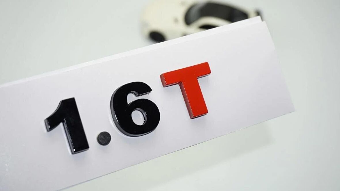 DK Tuning 1.6T Bagaj Siyah Kırmızı Yazı Logo Volkswagen İle Uyumlu