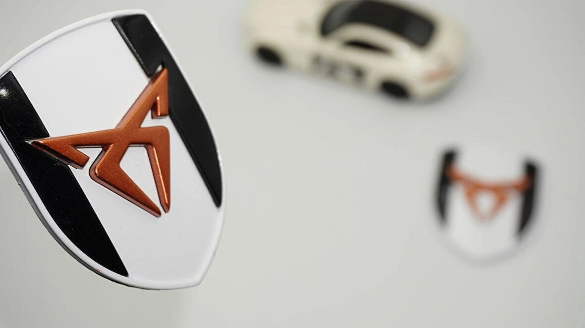 DK Tuning Seat Cupra Logo Kelebek Cam Çamurluk Yanı SB Amblem Arma Seti