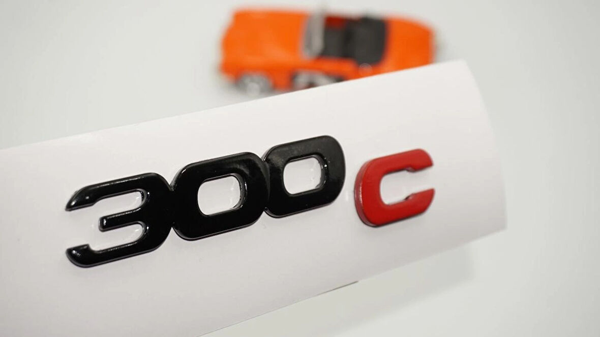 DK Tuning 300C Bagaj Kırmızı Siyah Logo Arma Yazı Chrysler İle Uyumlu