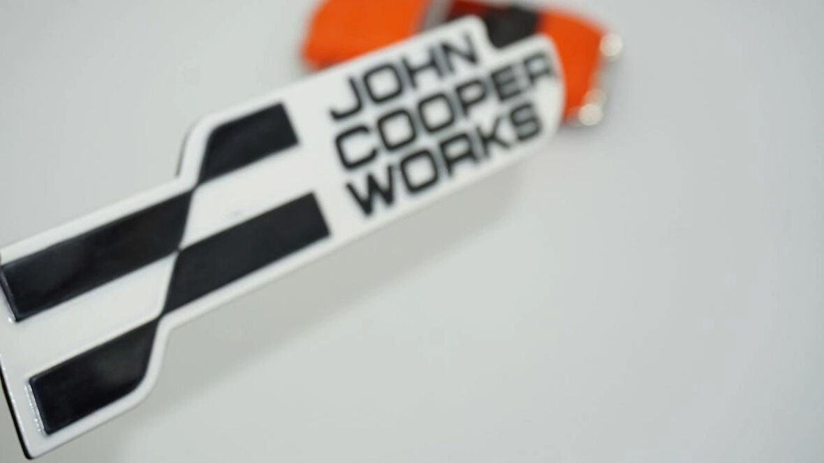 DK Tuning Mini John Cooper Works Bagaj Beyaz Siyah Yazı Logo Arma
