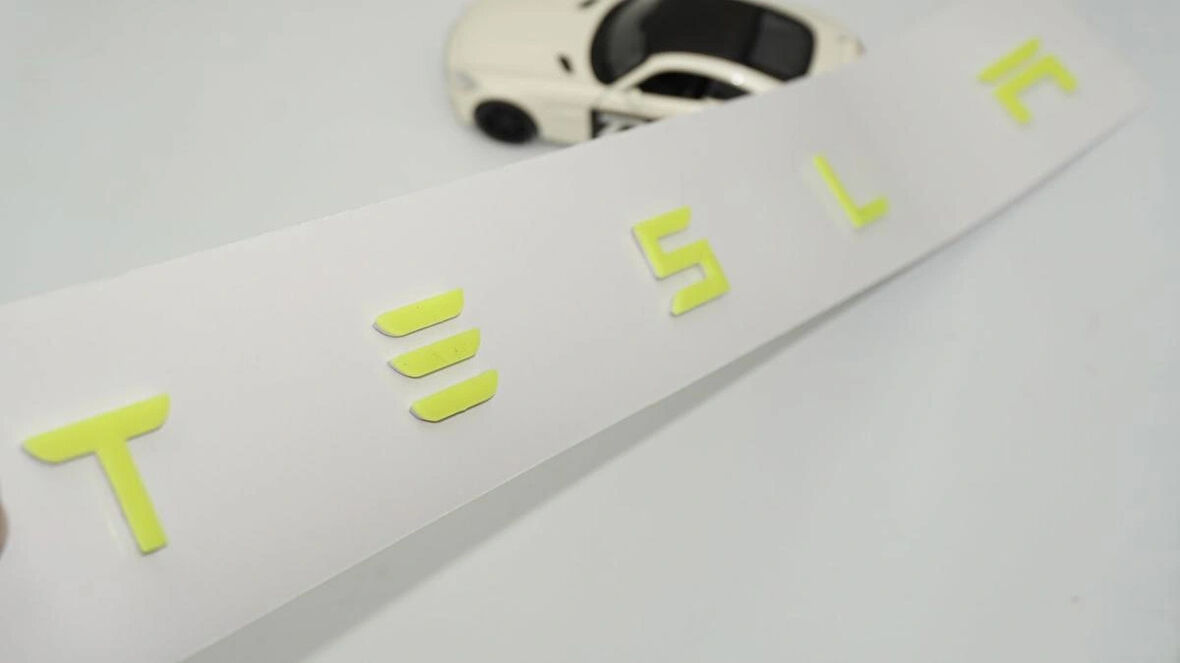 DK Tuning Tesla Model 3 Y S X Series Bagaj Fosfor Renk Uzun Yazı Logo