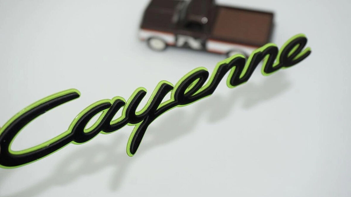 DK Tuning Porsche Cayenne Yeşil Siyah ABS Yazı Logo Arma