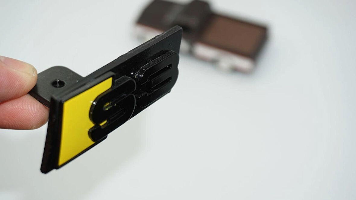 DK Tuning S3 Siyah Sarı Ön Panjur Logo Arma Audi İle Uyumlu