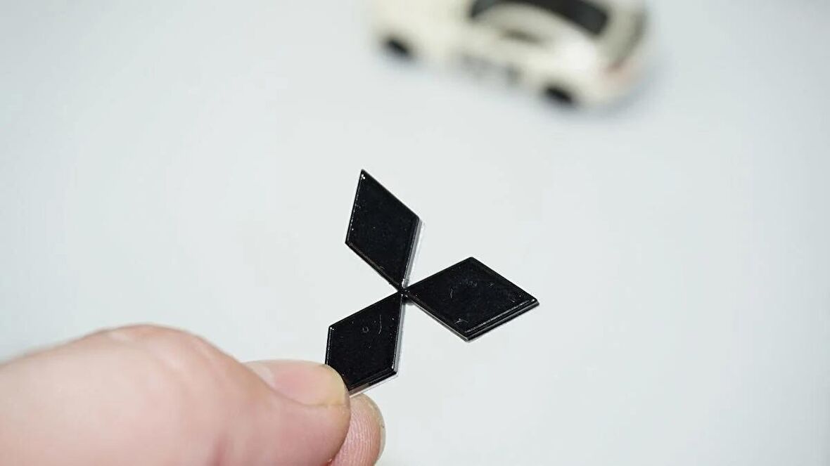 DK Tuning Bagaj Siyah ABS 3M 3x3 Arma Logo Mitsubishi İle Uyumlu