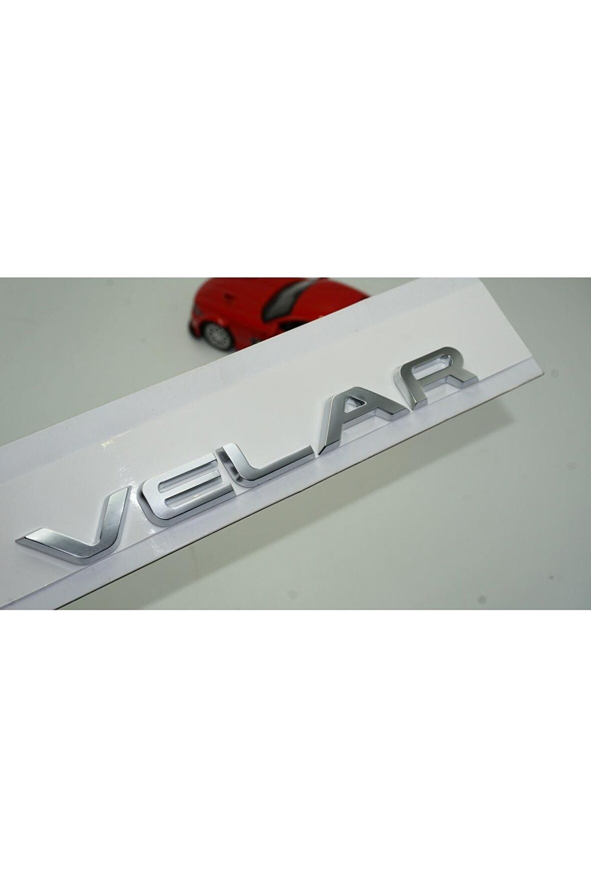 Land Rover Range Rover Velar Bagaj Gri Abs Logo Amblem