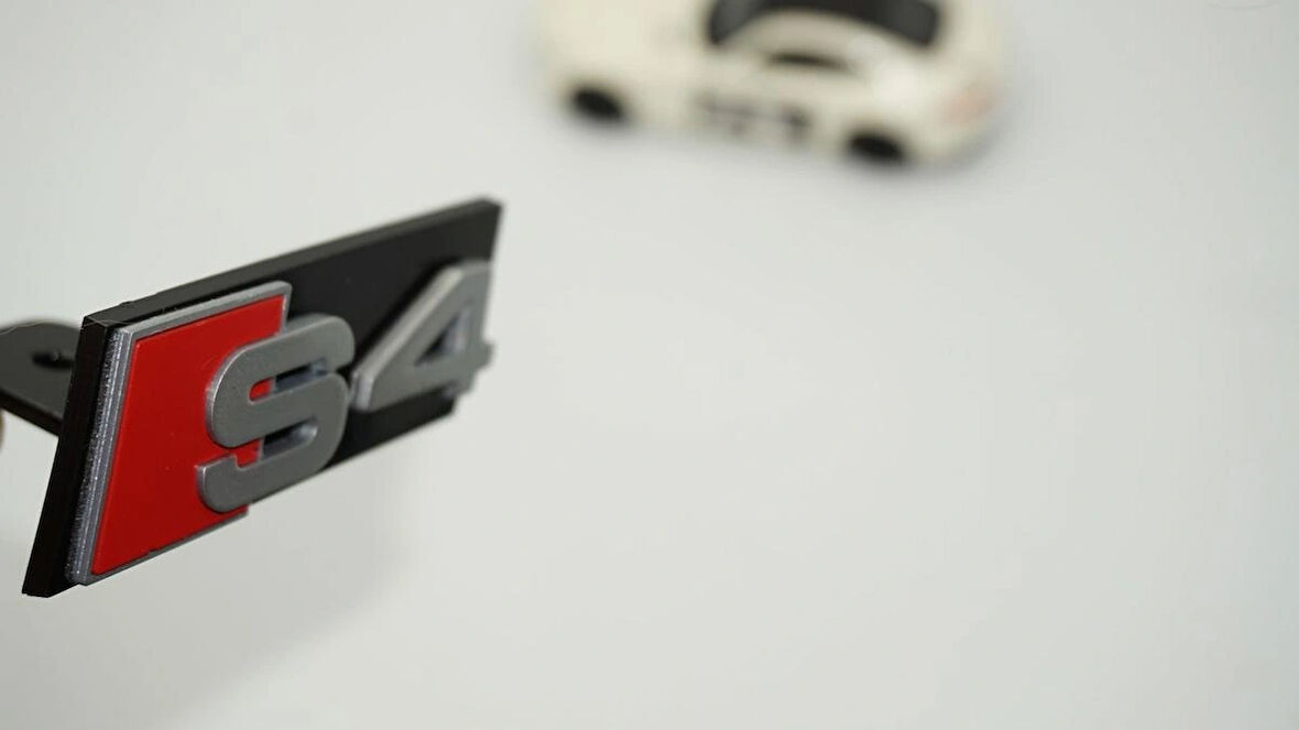 DK Tuning S4 Gri Kırmızı Ön Panjur Izgara Logo Arma Audi İle Uyumlu