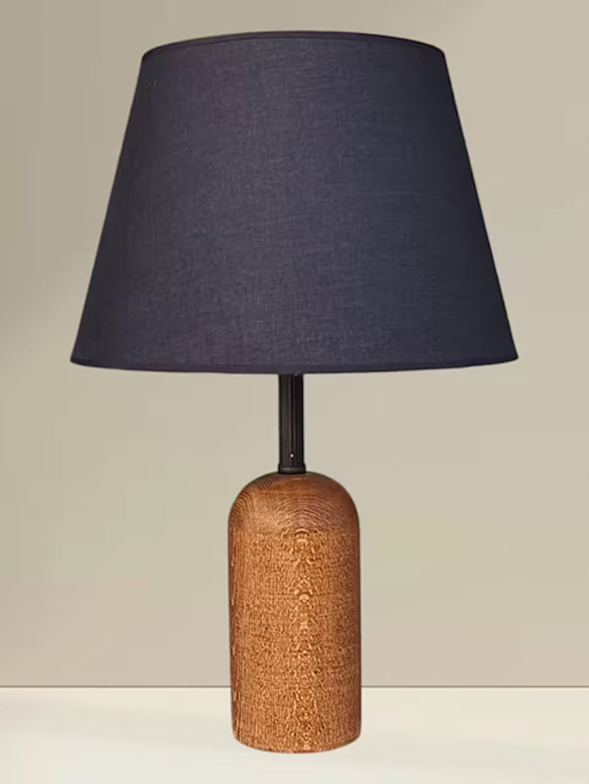 DOĞAL KAHVERENGİ AHŞAPLI ABAJUR SİYAH ŞAPKALI