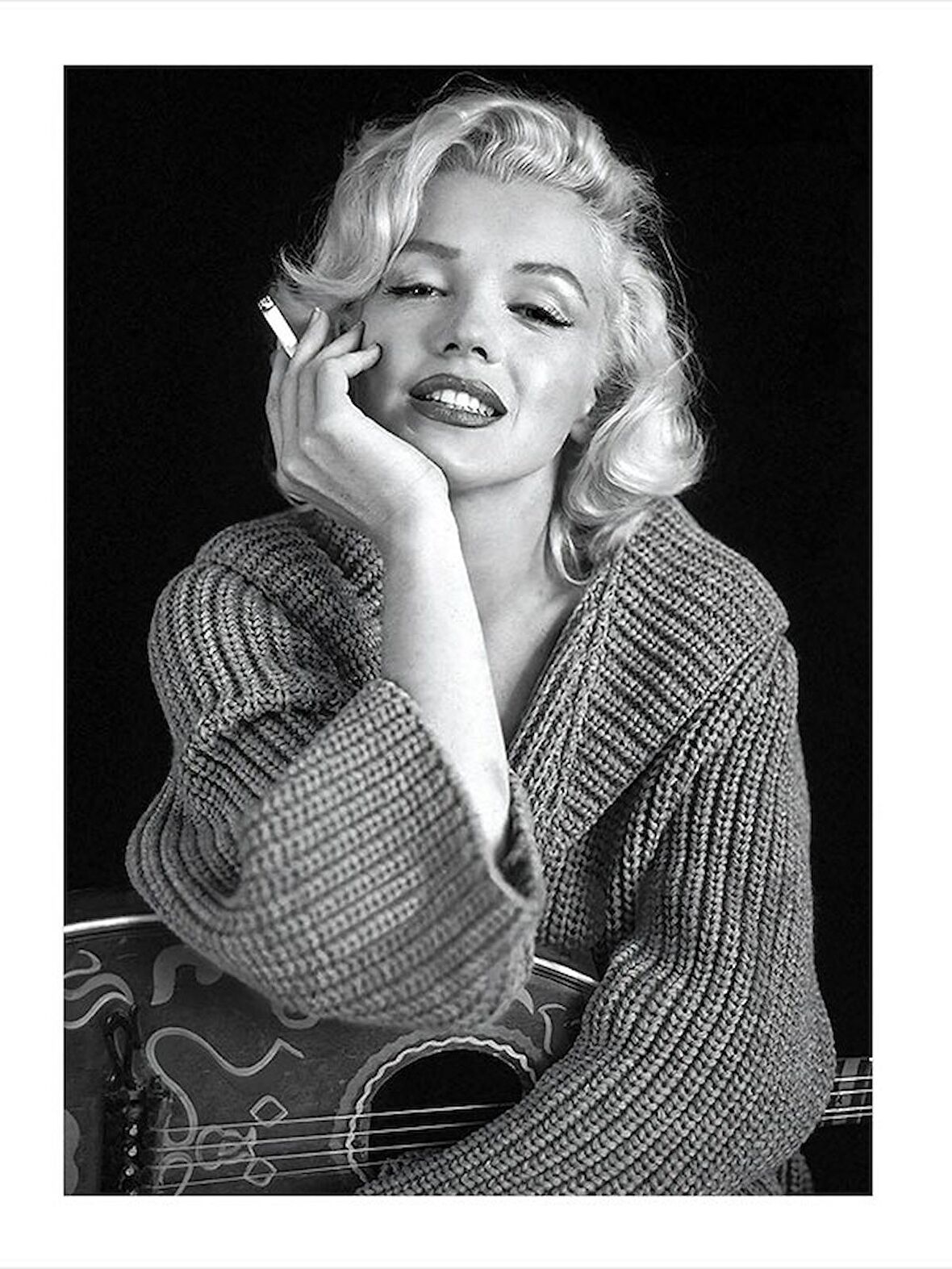 Marilyn Monroe Ve Gitar Desenli Ahşap Tablo 18cm X 27cm