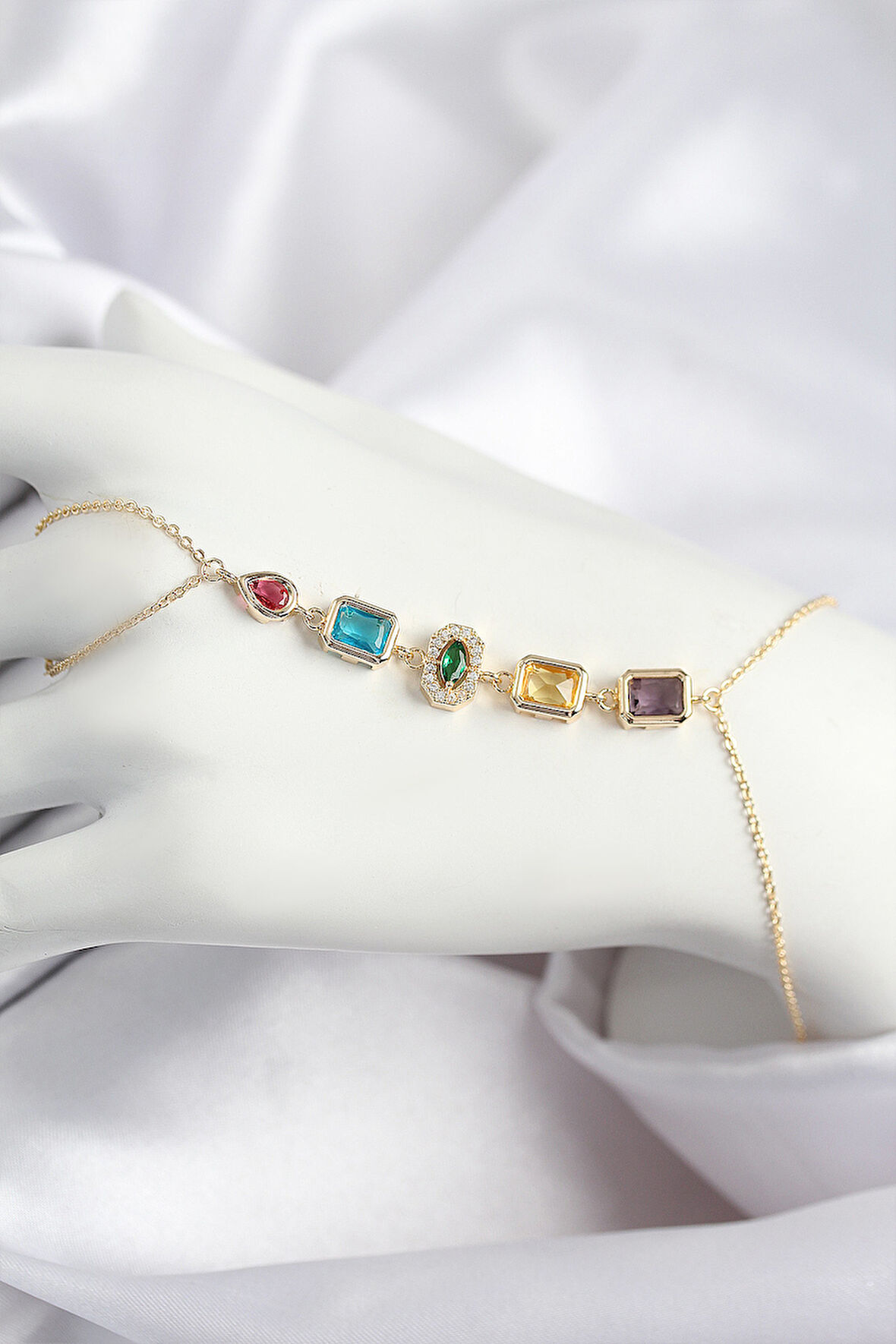 Pirinç Renkli Zirkon Taşlı Model Gold Renk Şahmeran - TJ-SN725