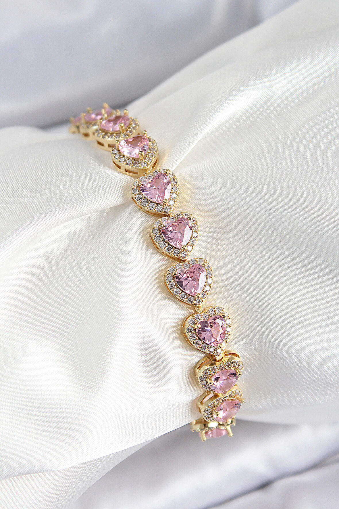 Pirinç Zirkon Taşlı Pembe Kalp Baget Model Gold Renk VIP Seri Kadın Bileklik - TJ-BB7502