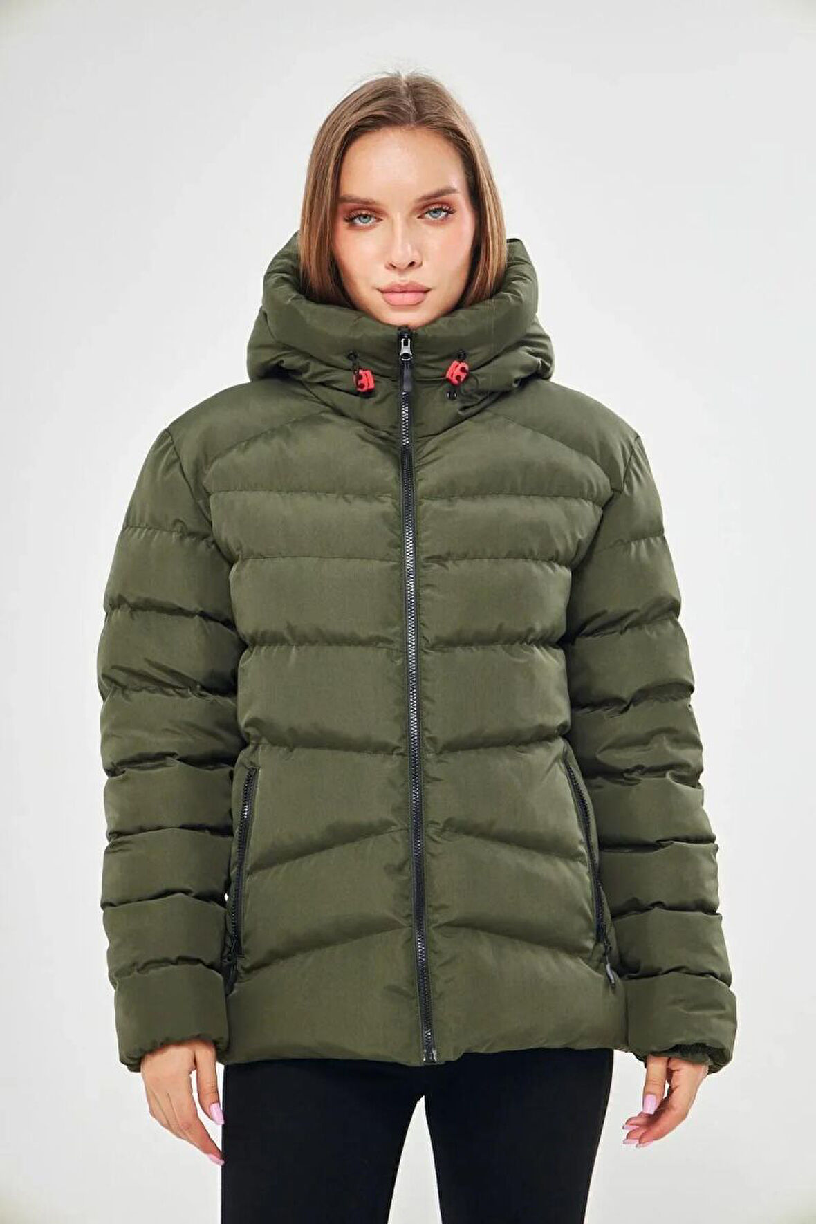 İçi Astarlı Su ve Rüzgar Geçirmez Cepli Kapüşonlu Kadın Mont