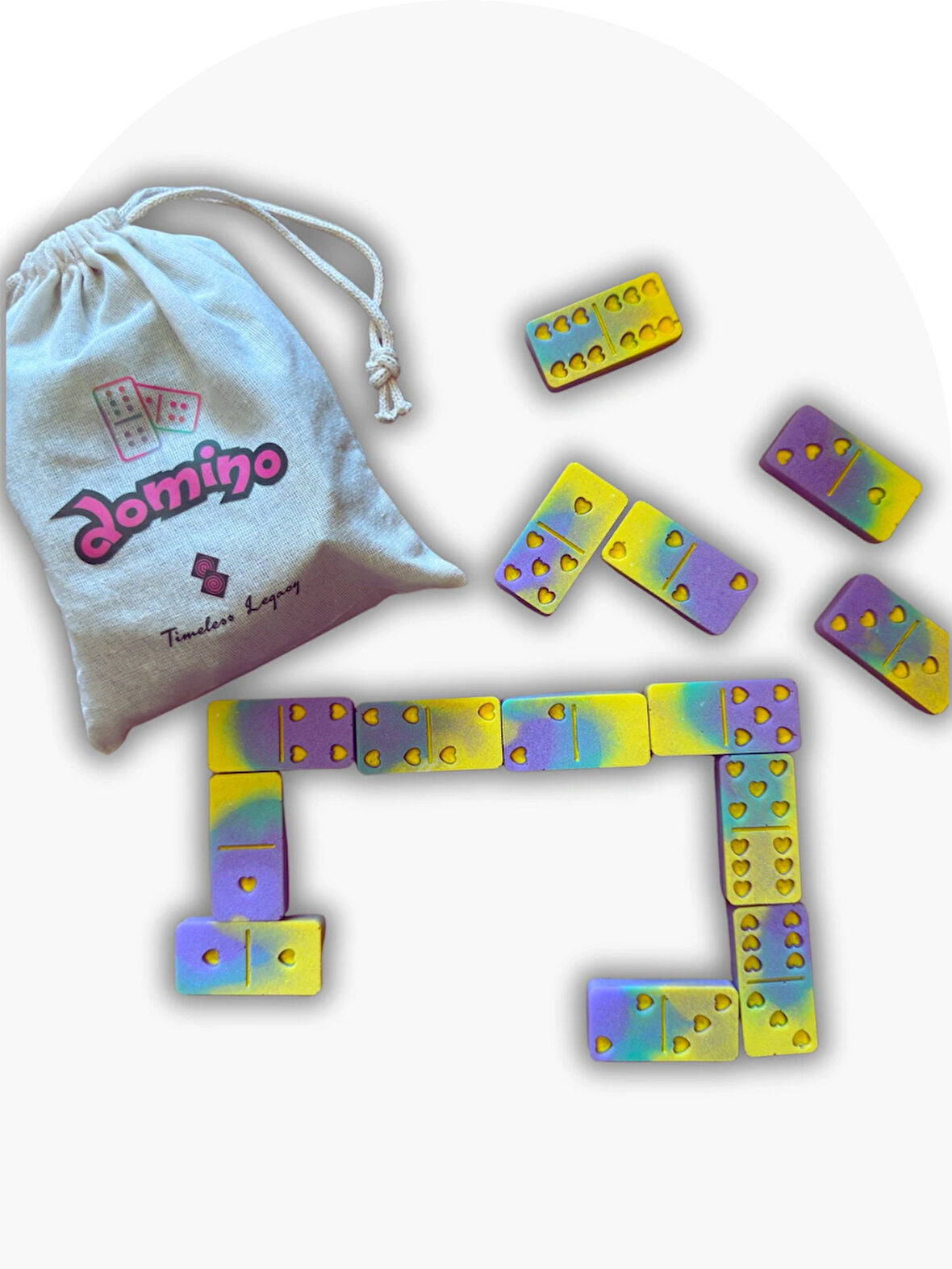 Çok Renkli Kalpli Tasarım Domino Oyunu