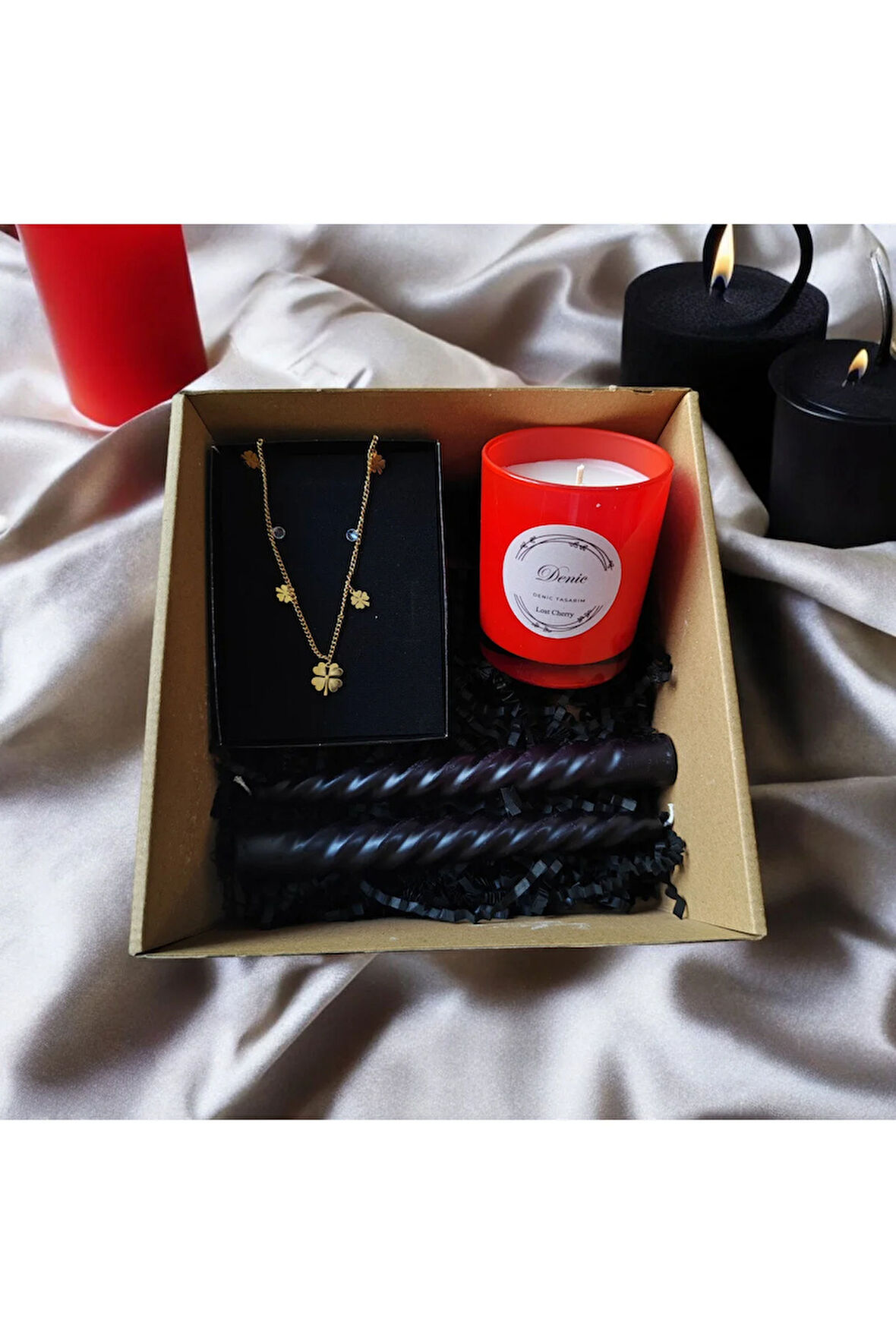 Hediye Seti-Kokulu Kırmızı Bardak Mum-Yonca Kolye+Burgulu Mum