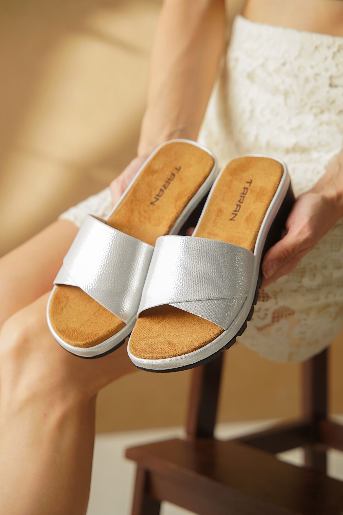 Kadın Terlik Tek Bantlı Rahat ve Hafif Comfort Danna