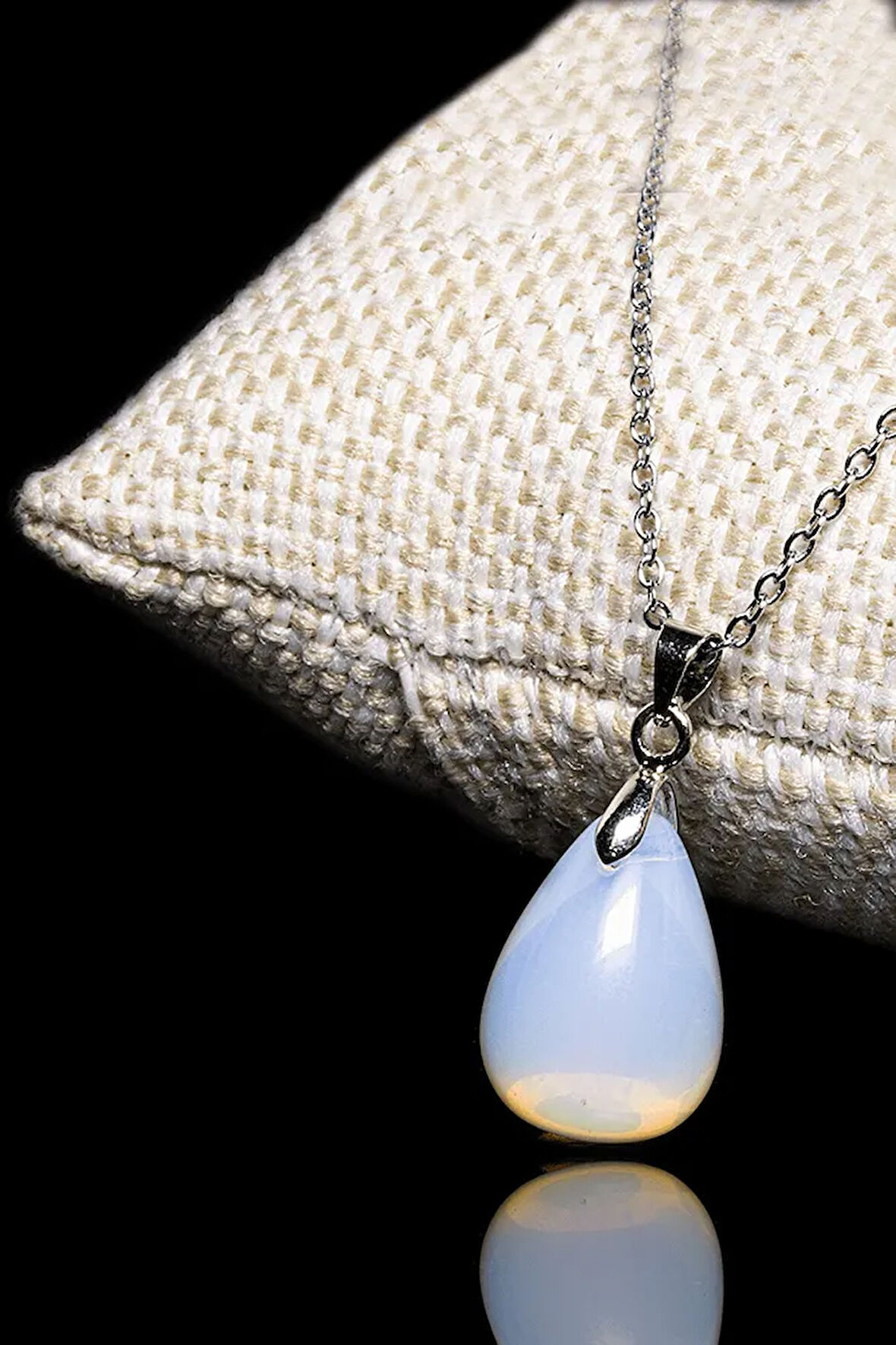 Sertifikalı Doğal Ay Taşı Kolye (Gümüş Aparatlı)