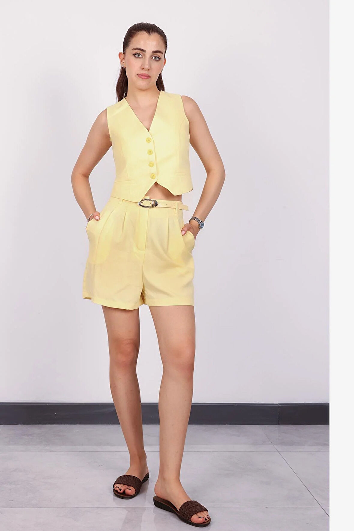 Kadın Sarı Düğmeli Keten Yelek