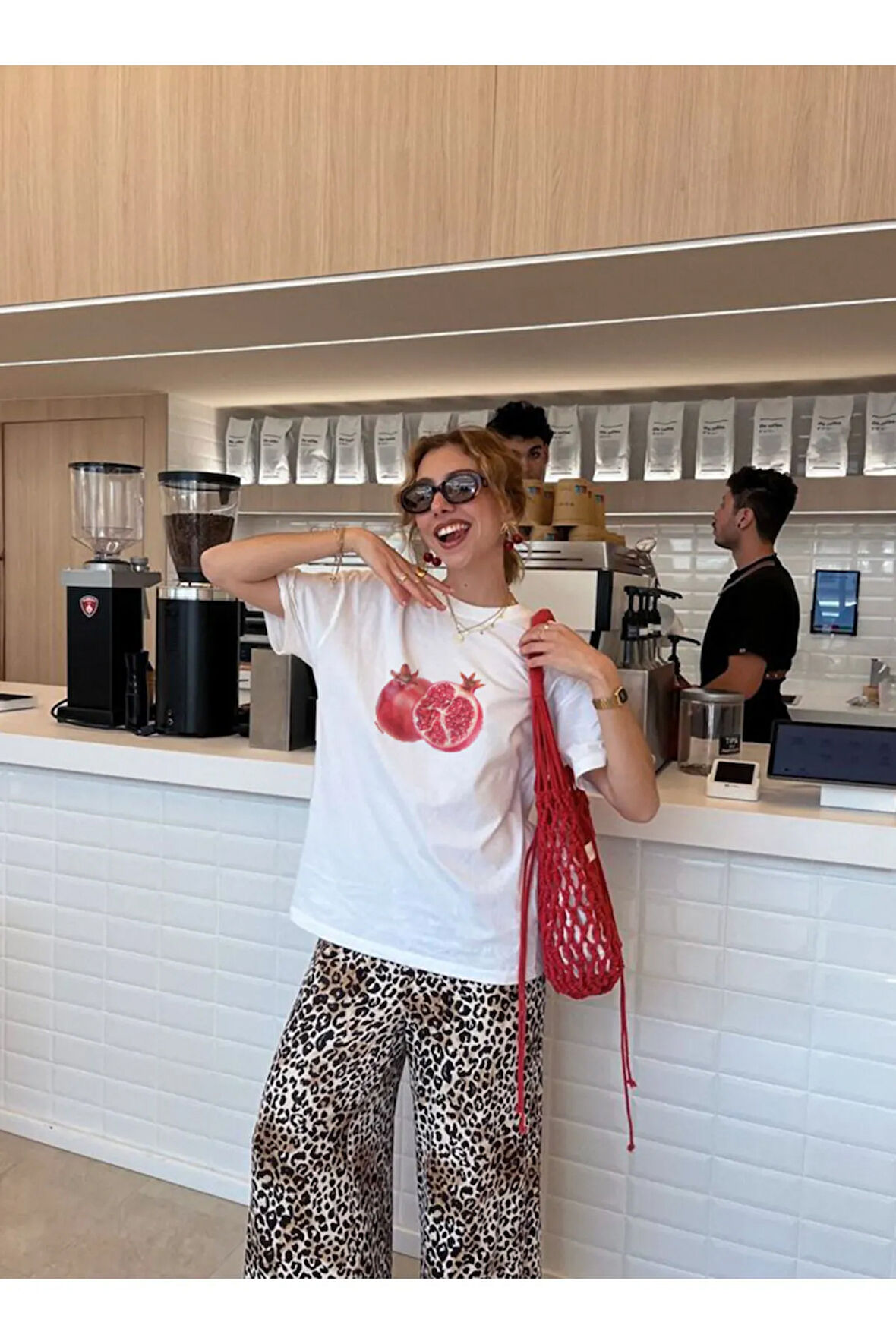 Nar Baskılı Bisiklet Yaka Basic Trend Kadın T-shirt