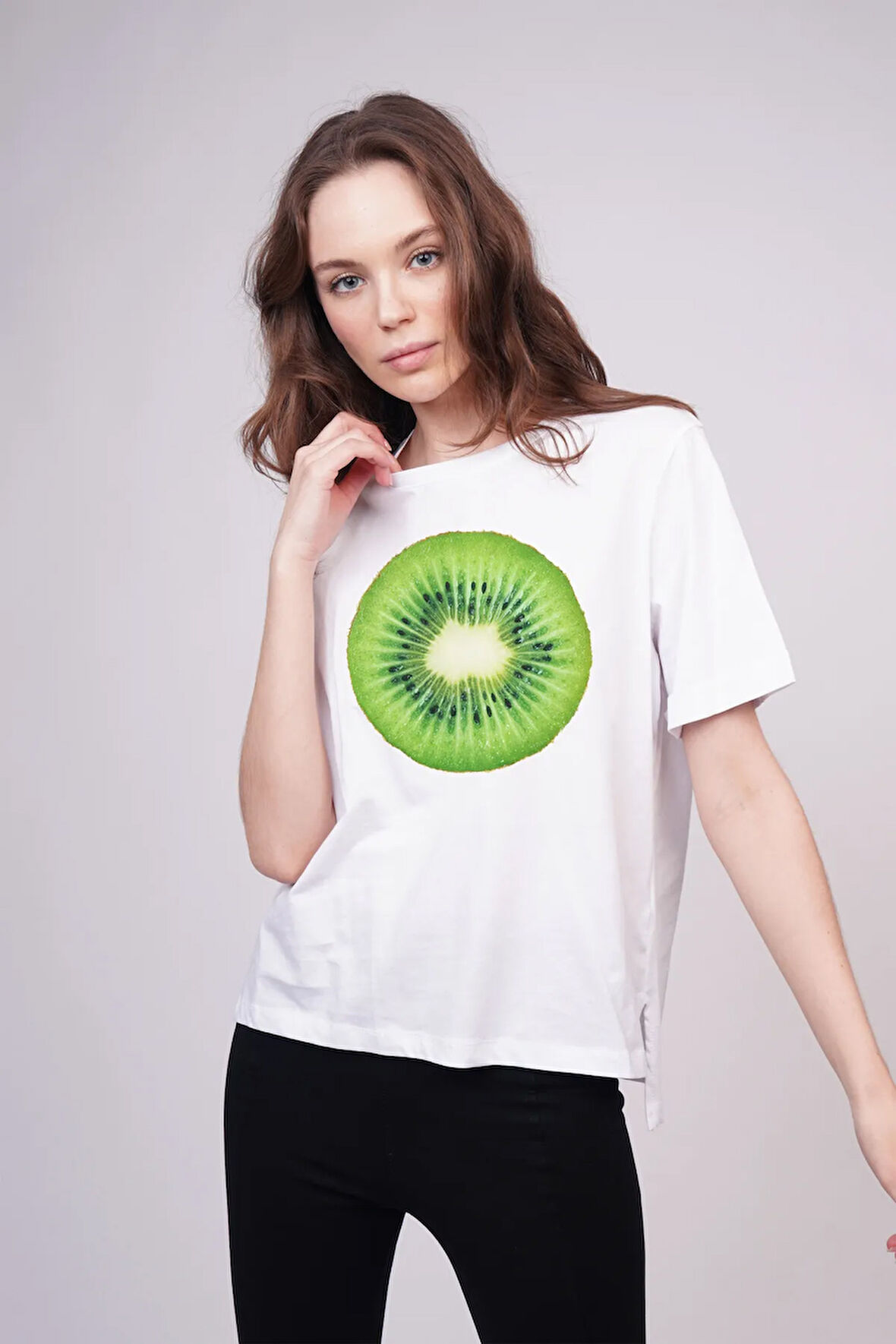 Kivi Baskılı Bisiklet Yaka Basic Trend Kadın T-shirt