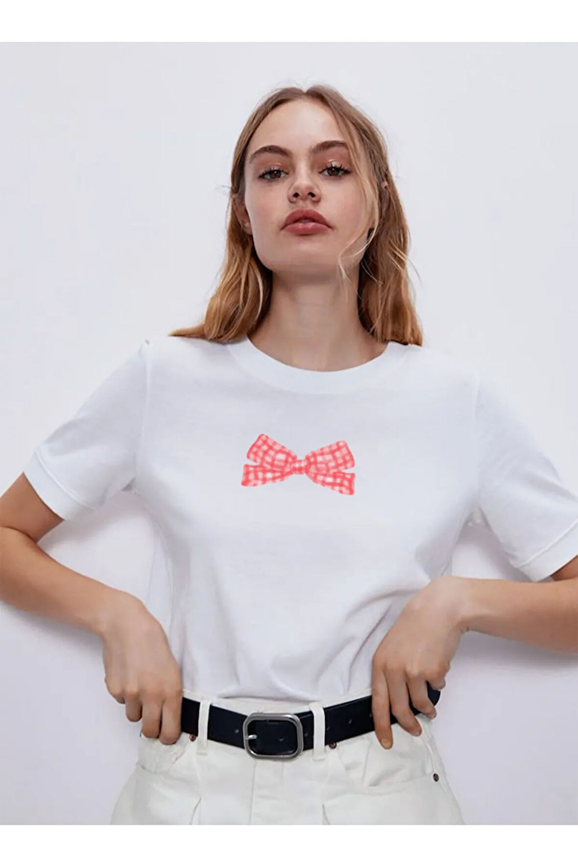 Kırmızı Ekose Kurdele Baskılı Bisiklet Yaka Basic Trend Kadın T-shirt