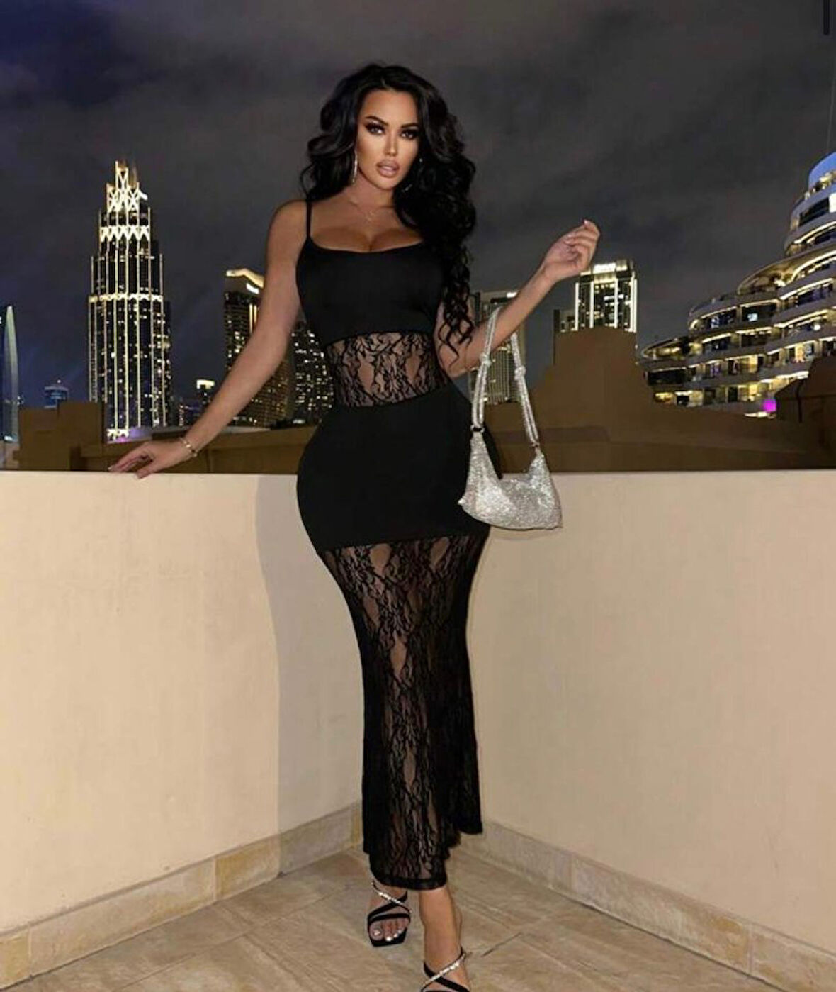 Kadın Dalgıç Kumaş Dantel Detaylı Maxi Boy Elbise