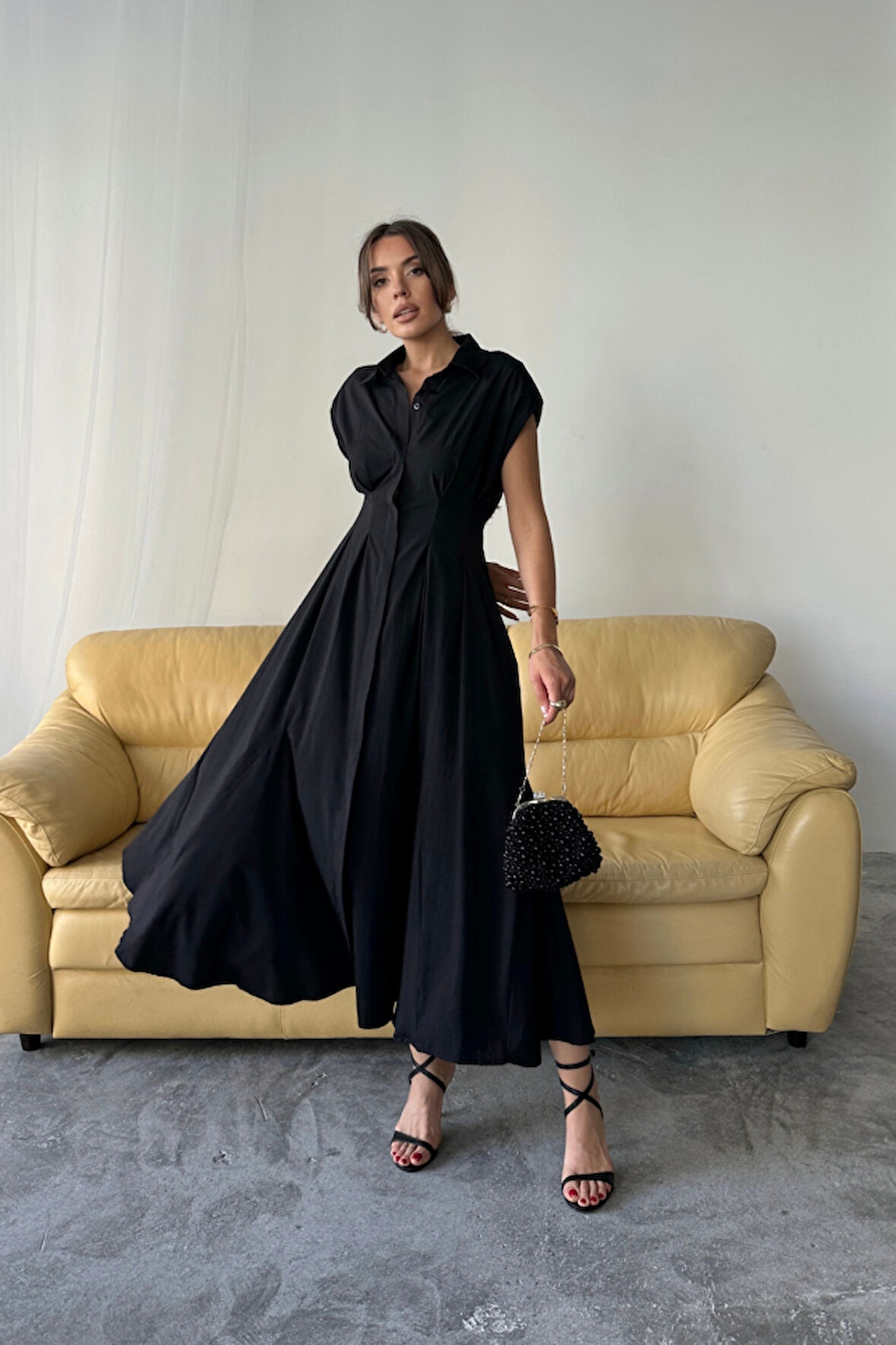 KOLSUZ VATKALI ÖNDEN DÜĞMELİ  BEL PENS DETAYLI POPLİN ELBİSE - Siyah