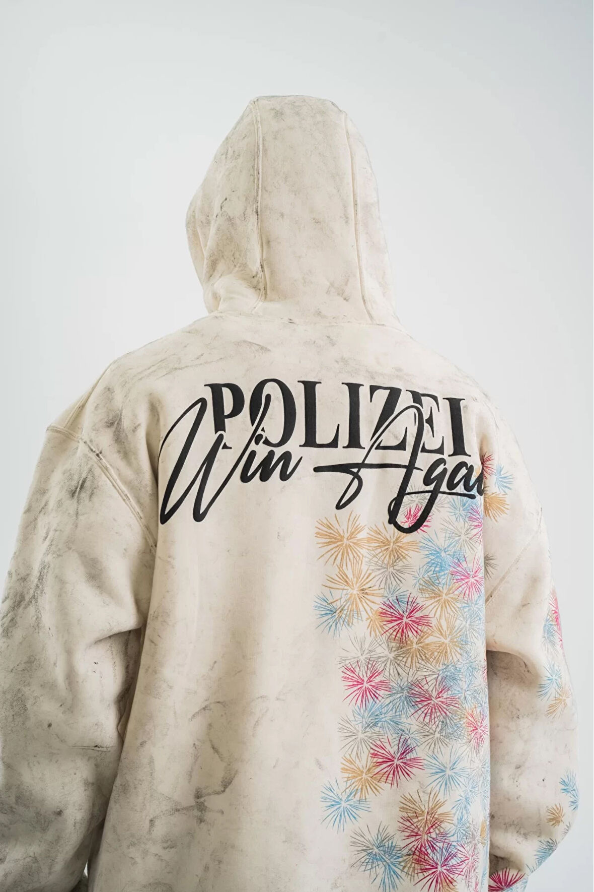Sırtı ve Kolları Baskılı Kapüşonlu Sweatshirt
