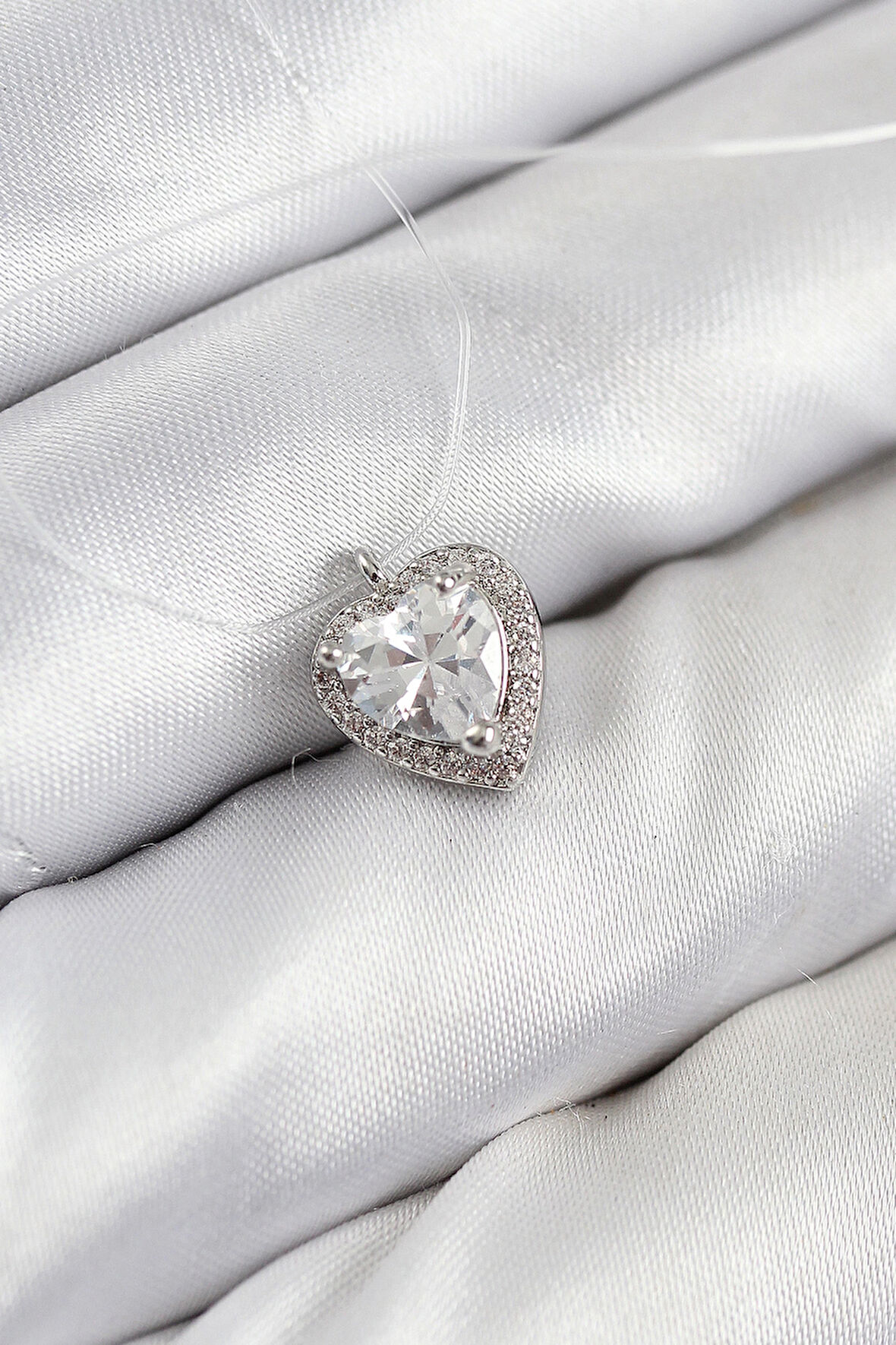 Dodes Misineli Kalp Model Gümüş Renk Hayalet Kolye TG27BKO10503