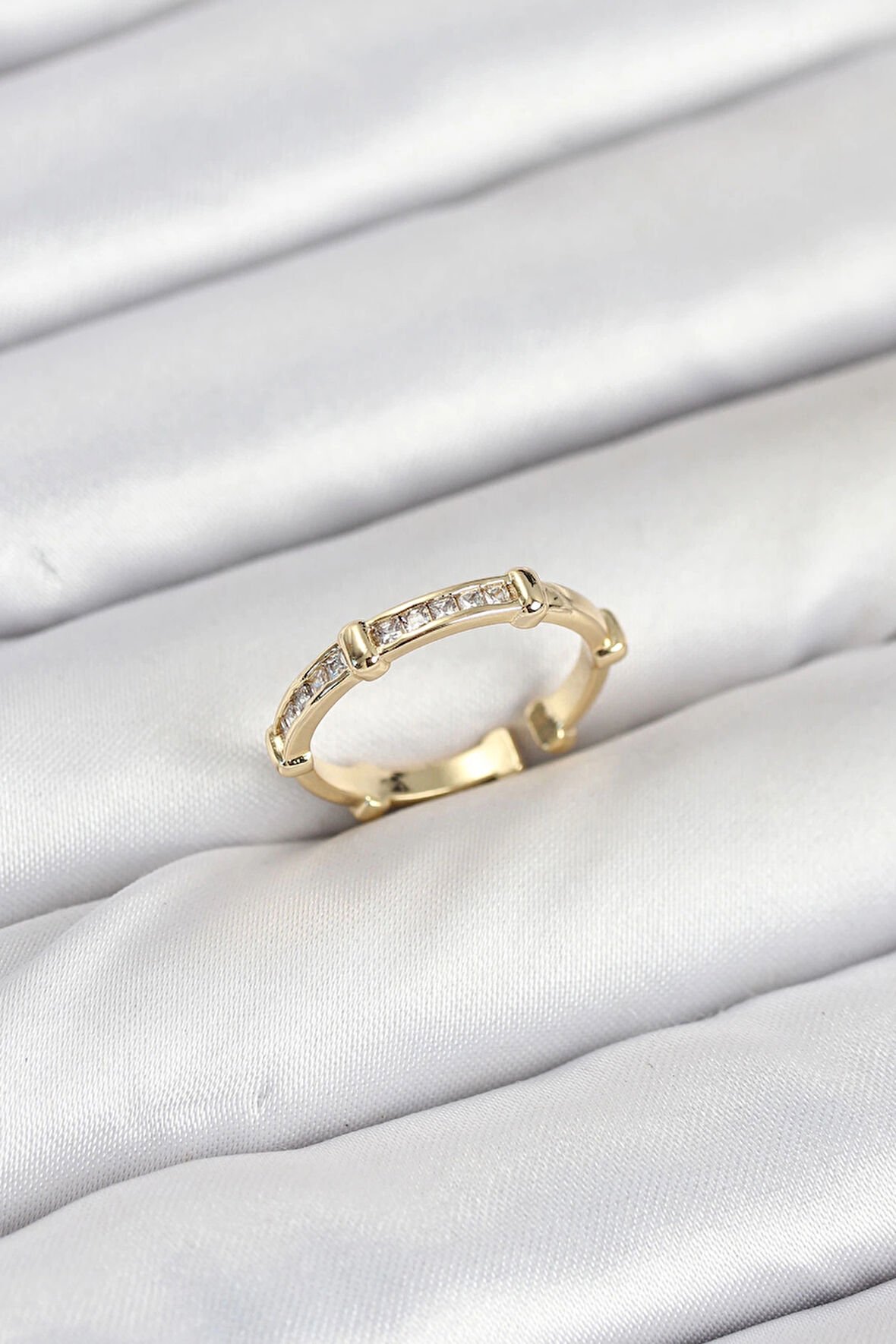 Dodes Pirinç Gold Renk Kemik Model Zirkon Taşlı Kadın Yüzük TG27BYK3888