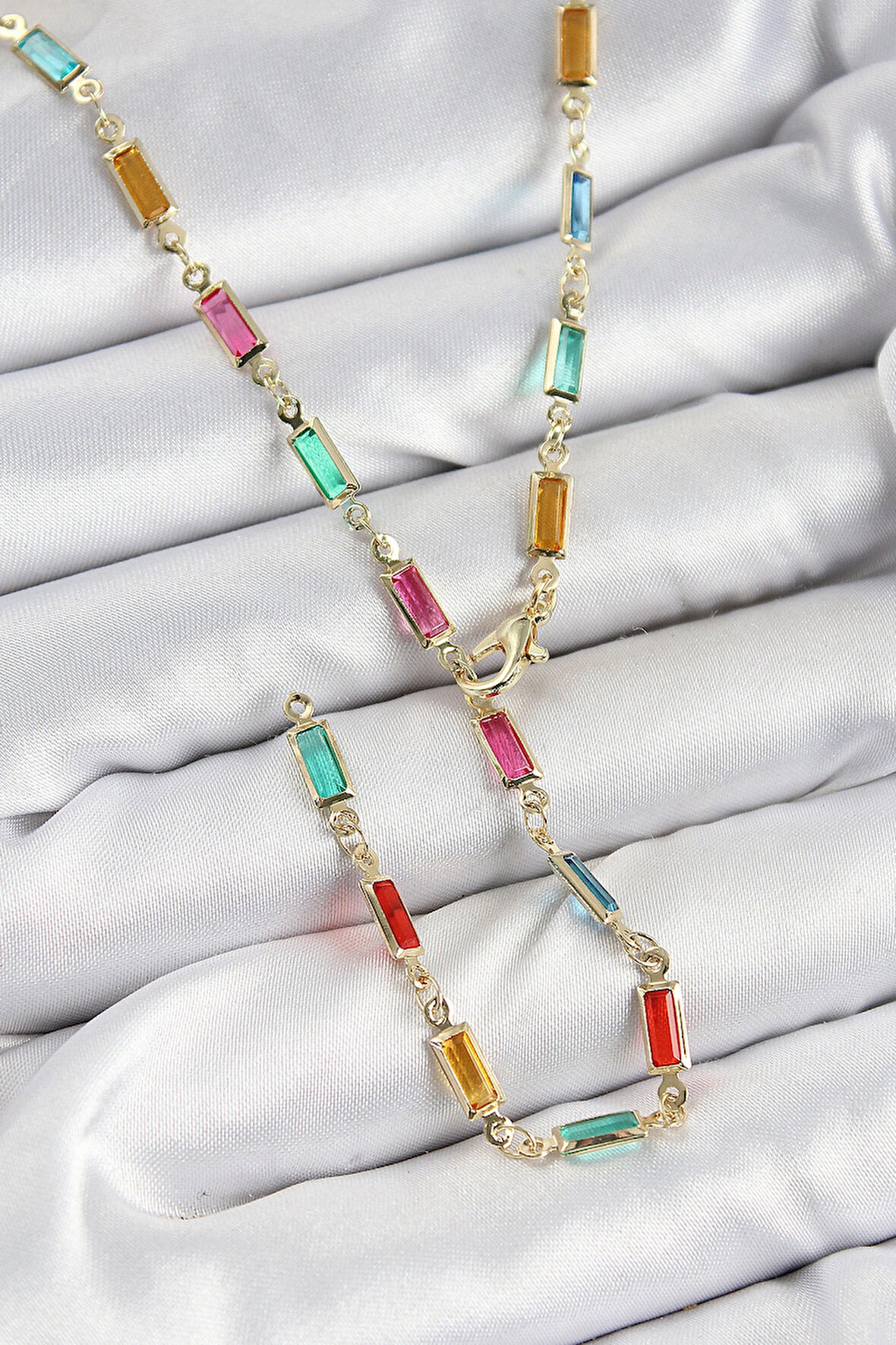 Dodes Dodes Pirinç Renkli Zirkon Taşlı Dikdörtgen Model Gold Renk Kadın Y Kolye TG27BKO10384